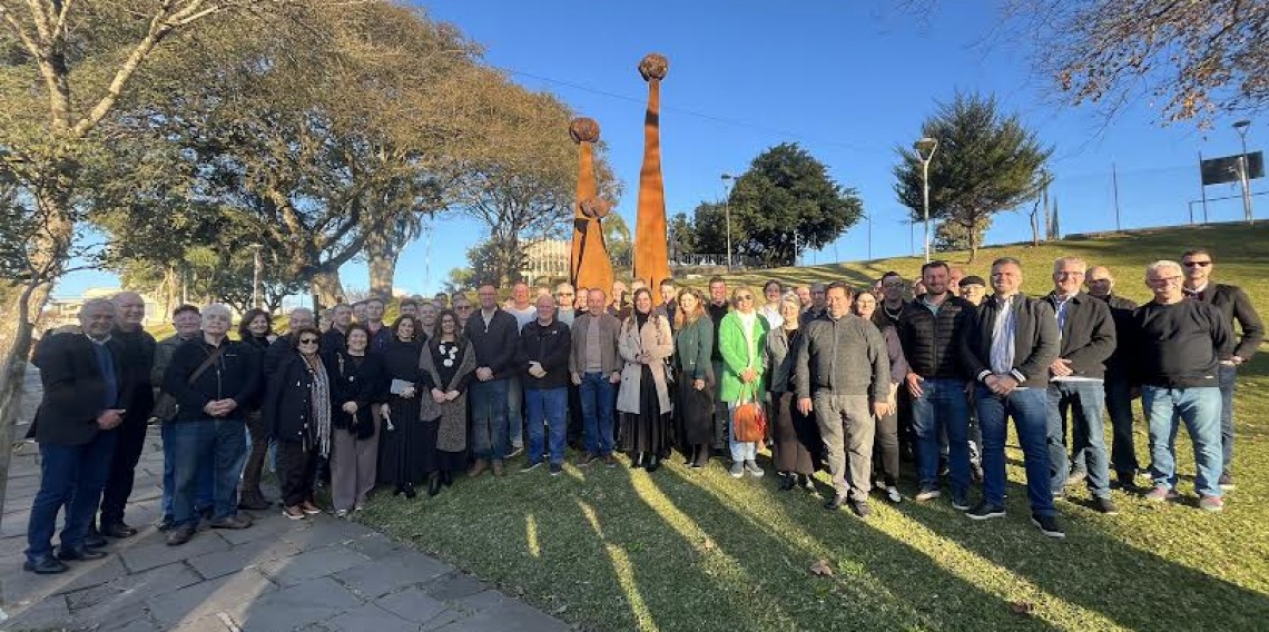 Unidos por Bento ganhou monumento em homenagem à solidariedade e aos trabalhos protagonizados nas enchentes de 2024