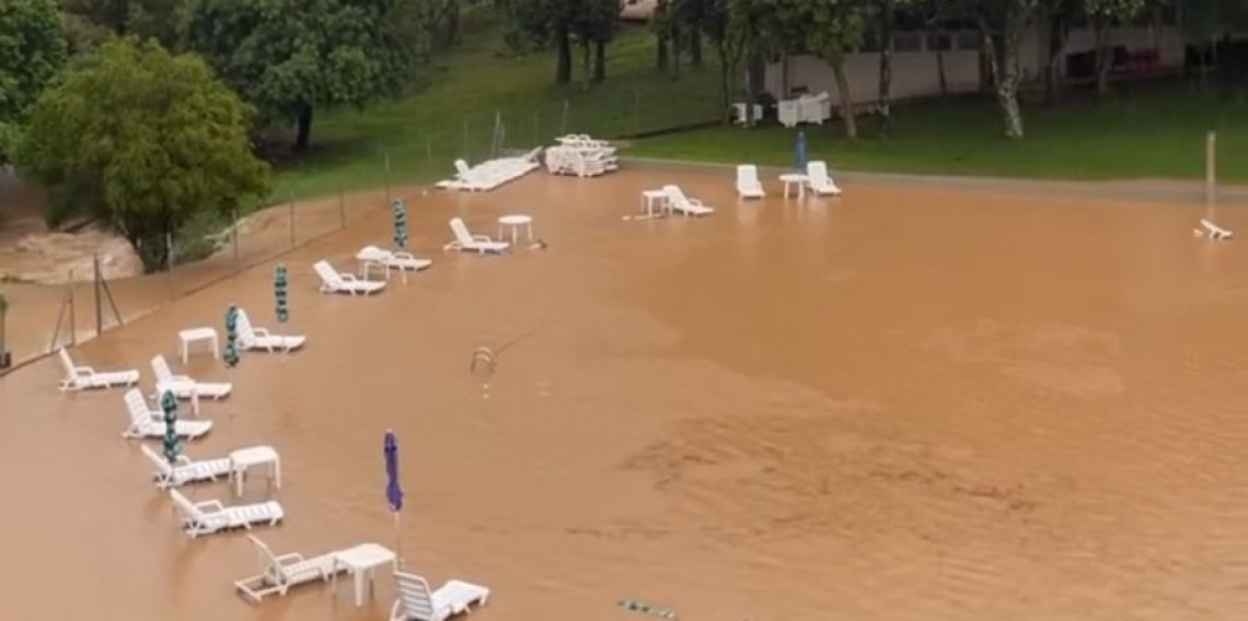 Piscina dos adultos no Integração