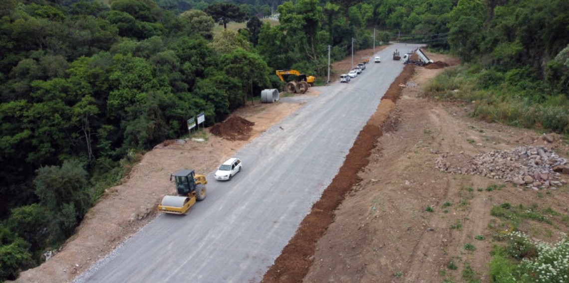 Foto de capa: A Secretaria de Obras inicia mais uma etapa na obra da rua Honorato Toretti