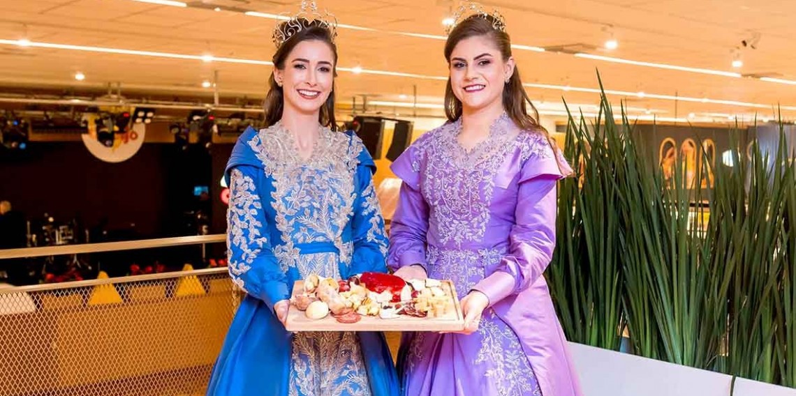 Alessandra Sipp, Senhorita FestiQueijo, e Dayane Tais da Silva Fonseca, Dama de Companhia, receberam os visitantes com a hospitalidade da comunidade barbosense