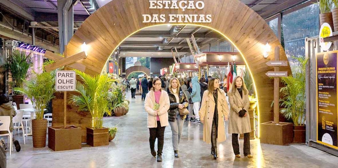 Estação das Etnias é uma imersão histórica, sensorial e cultural que pode ser visitada gratuitamente aos sábados, das 9h às 22h, e domingos, das 9h às 18h