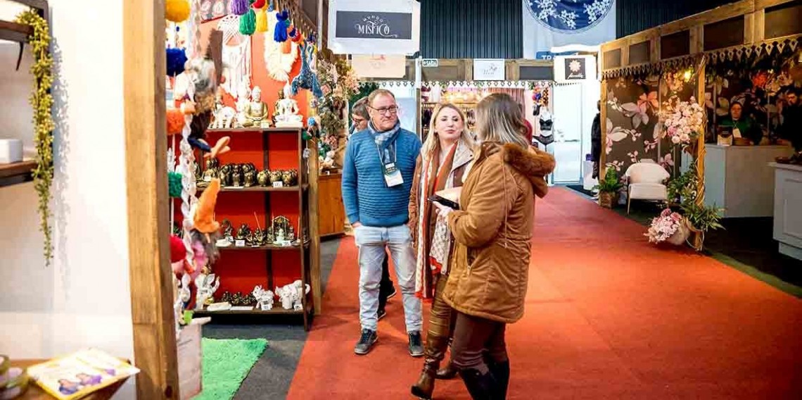 Visitantes podem conferir a Feira Feito em Barbosa, com 32 expositores locais, nas sextas-feiras, das 11h às 22h, sábados, das 9h às 22h, e domingos, das 9h às 18h.
