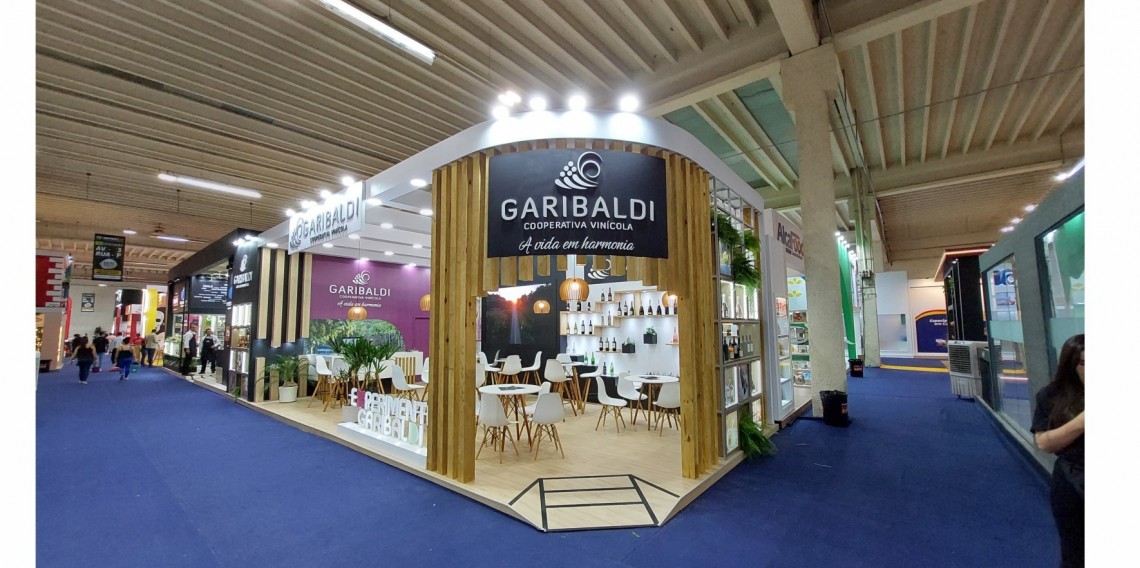  Cooperativa Vinícola Garibaldi comemora resultados da participação na Expoapras, no Paraná