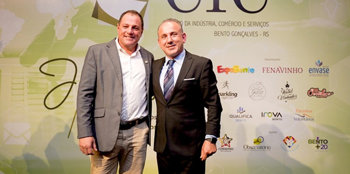 Presidente da CIC Garibaldi, Carlos Bianchi prestigiou a posse da nova diretoria da CIC BG