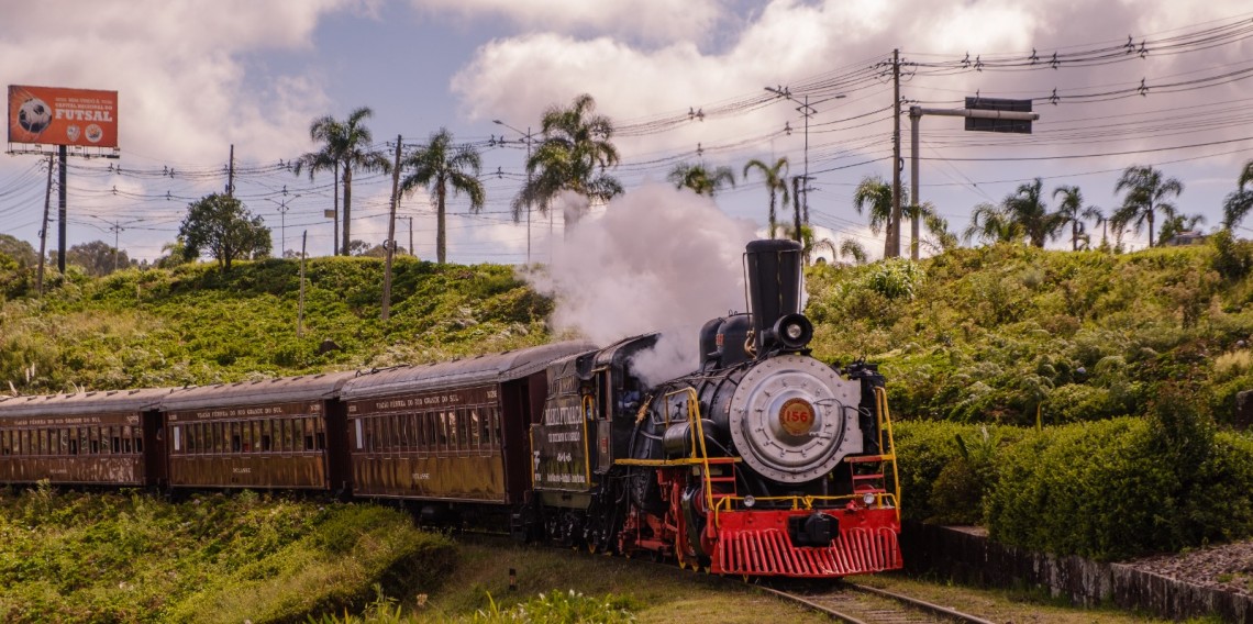 A tradicional Maria Fumaça - Trem do Vinho é um dos destaques da empresa