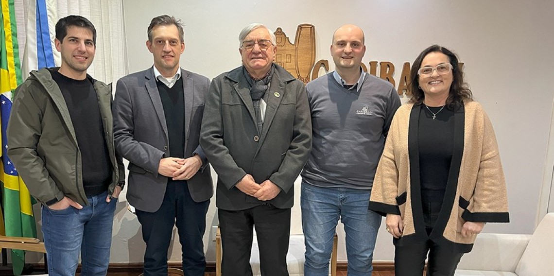 Guilherme Pedrucci, Deputado Estadual Guilherme Pasin, Prefeito de Garibaldi Sérgio Chesini, Ricardo Morari e a assessora do projeto, Lucinara Masiero