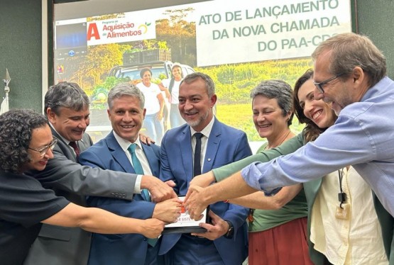 Momento do ato que simbolizou a abertura do sistema da Conab, no dia 18 de fevereiro, para receber propostas do PAA.