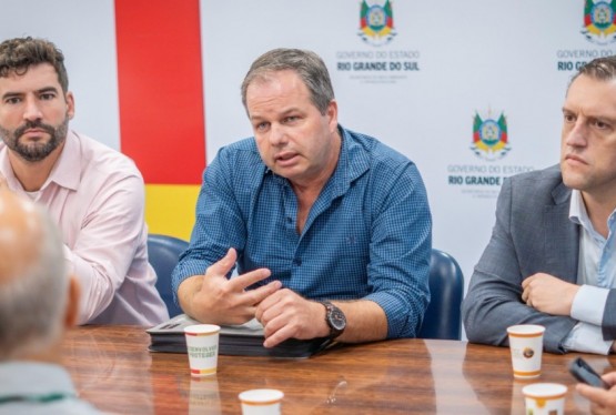 Deputado Guilherme Pasin (D)