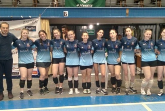 Foto de capa: Times de vôlei infantil de Garibaldi participam do 1º Circuito Prof. João de Vôlei