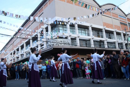Grupo Ricardi é uma das atrações da 2ª Festa Julina da Aurora e fará a tentativa de realizar a maior dança de quadrilha do Rio Grande do Sul