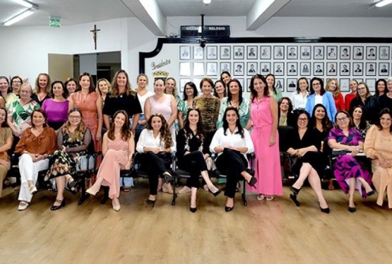 Encontro com mulheres aconteceu no plenário da Câmara de Vereadores