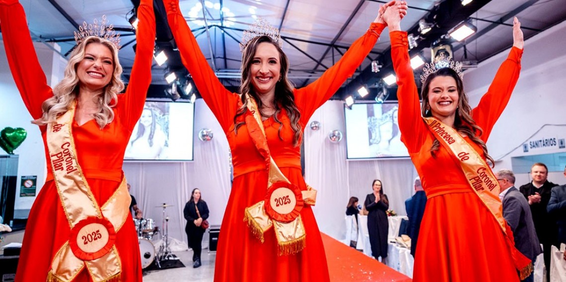 Rainha e Princesas eleitas : Rainha Vitória Fachinelli Furlanetto, Primeira Princesa Amanda Alberton Colassiol e Segunda Princesa Adrieli Ferrari.