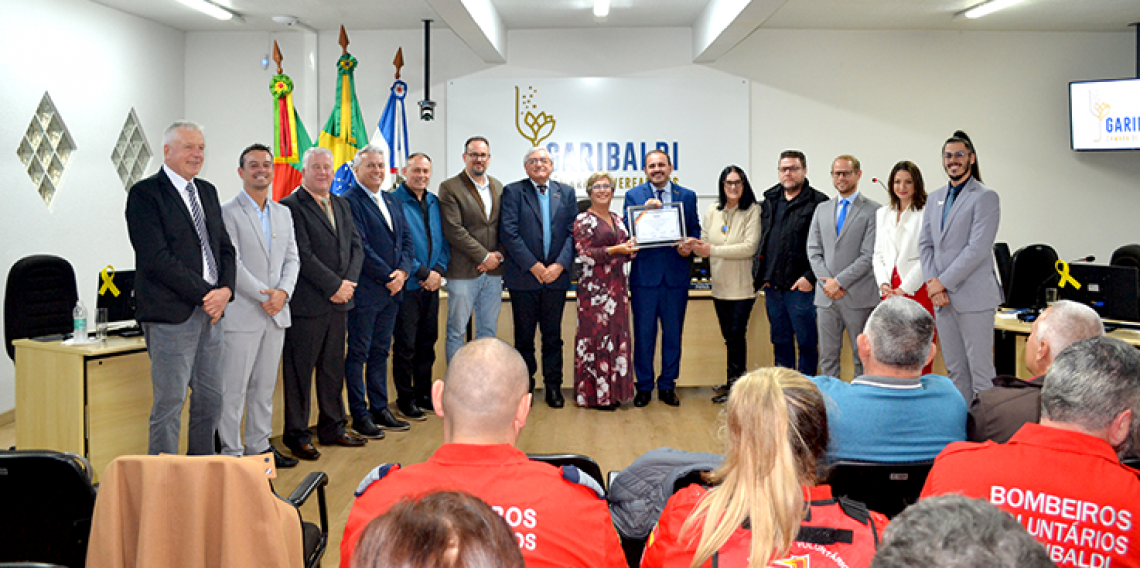 Rosana Burigo, Vice-Presidente do Circolo Vicentini di Serra Gaúcha recebeu a homenagem da Câmara