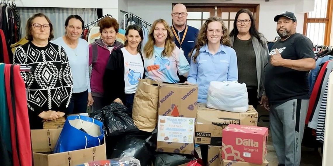 Diversos voluntários participaram da iniciativa, que supero as expectativas