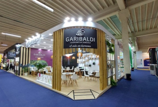  Cooperativa Vinícola Garibaldi comemora resultados da participação na Expoapras, no Paraná